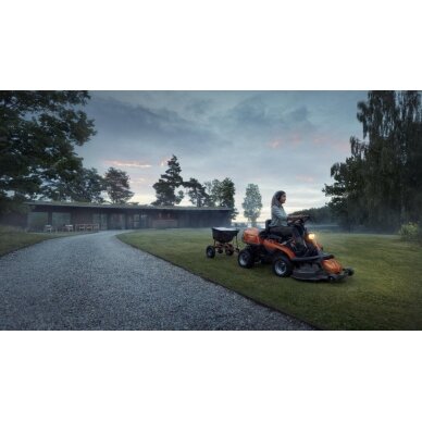 Husqvarna R 216T AWD 3